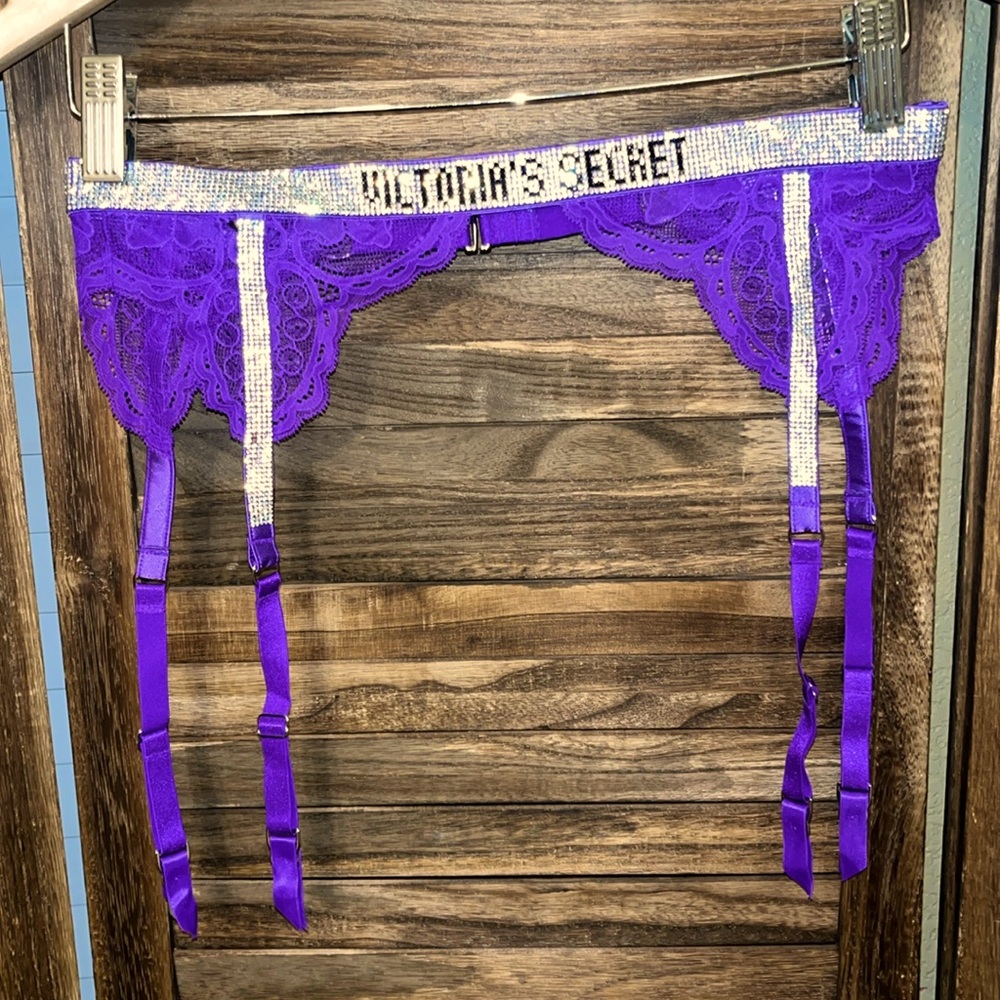 Victoria's Secret Shine Strap VERY SEXY Lace Garter Belt